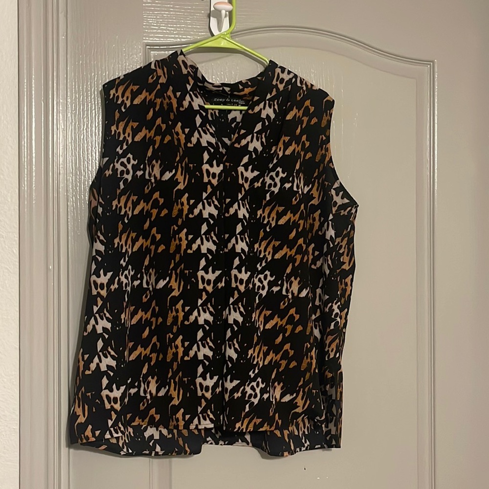 Black, brown, and white v neck shirt by Zoey & Leelo
